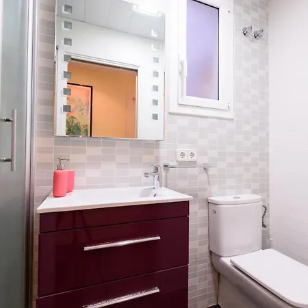 Ramblasrentals Cozy Renovated 2br With Balcony Lift 20m Rambla - Parking - Wifi * Barcelone